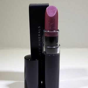 Savvy Minerals Young Living Lipstick - Uptown Girl